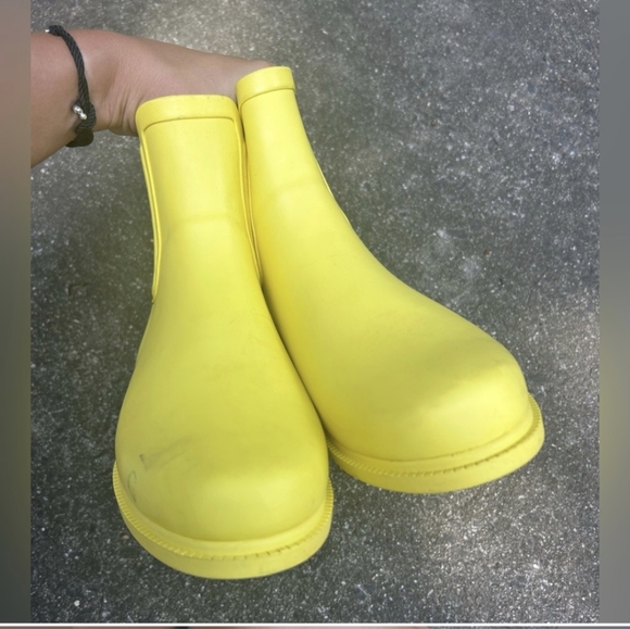 J Crew Factory Yellow Chelsea Rain Boots - Picture 5 of 10